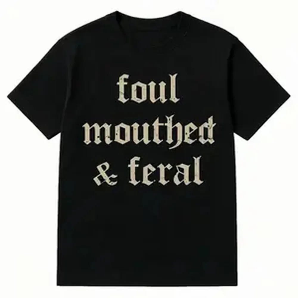 Graphic Tee Oversized - Camiseta Vintage Foul Mouthed & Feral,